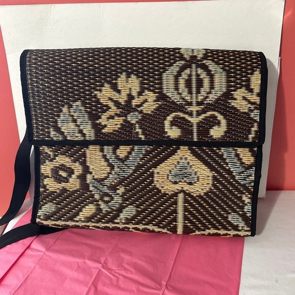 Weaved computer bag
